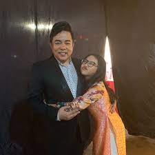 Từng vướng tin đồn rạn nứt, nay mối quan hệ giữa quang lê và phương mỹ chi đã được làm rõ PhÆ°Æ¡ng Má»¹ Chi Va Ba Nuoi Quang Le Xich Mich Bao NgÆ°á»i Lao Ä'á»™ng