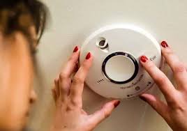 (Hotels News) कैसे पता करें कि होटल के कमरे में कोई खुफिया कैमरा तो फिट नहीं किया गया है?  - Quora