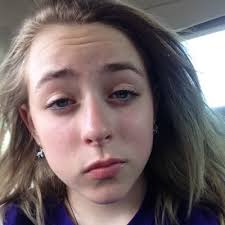 Evie Bowen (@__wvie_teehee__)