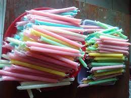 1 bungkus jelly rasa starwberry 600 ml air 3 sdm gula pasir 200 g cincau hitam, siap beli, iris panjang 200 g buah leci kalengan, tiriskan. Resep Es Susu Pensil Yoghurt Enak Menyehatkan