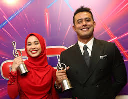 The curse of the malayan vampire, bikers kental and rindu awak 200%. New Straits Times On Twitter Zul Ariffin Is Most Popular Film Actor While Emma Maembong Takes Home The Most Popular Film Actress Award At Abpbh31 Pix Nstp Halimaton Saadiah Sulaiman Https T Co Xd9cmupmqt