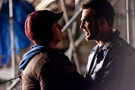 Captain america in the marvel cinematic universe. Bild Zu Chris Evans Scott Pilgrim Gegen Den Rest Der Welt Bild Chris Evans Michael Cera Filmstarts De