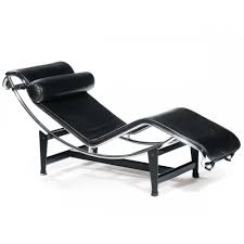 Underside of chrome chaise bears. Re Edition Of Le Corbusier Chaise Longue In Leather Or Cowhide Inimitable