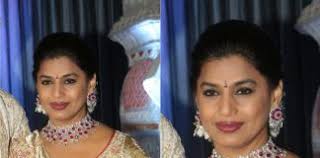 Pinky reddy in a layered south sea pearl mala paired with diamond pearl tassel earrings. Pinky Reddy Son Wedding Latest Jewelry Designs Indian Jewellery Designs