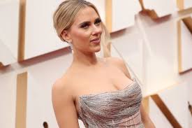 Scarlett ingrid johansson was born on november 22, 1984 in manhattan, new york city, new york. Scarlett Johansson S Oscars 2020 Red Carpet Dress Shines In Silver Footwear News