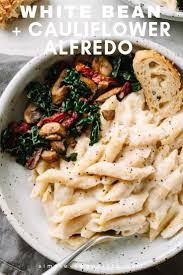 Creamy Vegan Alfredo Sauce Recipe Made With Cauliflower And High Protein White Beans Is So Easy To Vegan Pasta Recipes Vegan Alfredo Cauliflower Alfredo Vegan