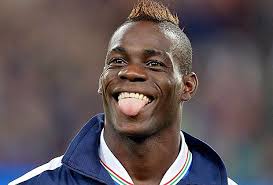 Talented but crazy italian striker made headlines in two and a half years at manchester city after joining from inter milan. Mario Balotelli Skandale Und Randale