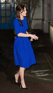 What Color Shoes To Wear With Blue Dress 30 Best Outfits Bluedress Womenoutfits Womenfashion Kate Middleton Blue Dress Fashion Holiday Dresses