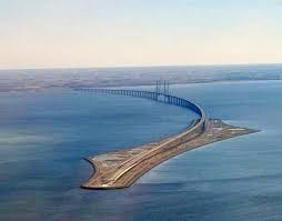 Förbindelsen, som är 16 km lång, är en av skandinaviens största satsningar på infrastruktur någonsin. Har Du Varit Dar 4 Konstgjorda Oar Som Rest Sig Ur Havet Byggnadsarbetaren