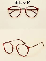 伊達メガネはおしゃれに欠かせないアイテム 丸メガネを使ったオシャレなコーデ 実力派のメガネ ラウンド おすすめコーデを紹介する めがね イラスト メガネイラスト 伊達メガネ