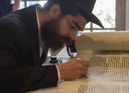 Chabad of The Woodlands celebrates new Torah