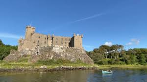 Il y a aussi des phoques. Dunvegan Castle Gardens Videos Facebook