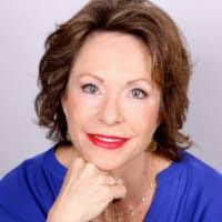 Lori Dillman's Instagram, Twitter & Facebook