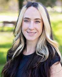 Elisabeth Springer's Instagram, Twitter & Facebook