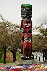 In north america, totem poles are part of the cultures of many indigenous peoples of alaska, british columbia. Stockfotos Totem Pole Fotos Stock Bilder Stockfotografie Totem Pole Fotos Stock Lizenzfreie Fotos Depositphotos