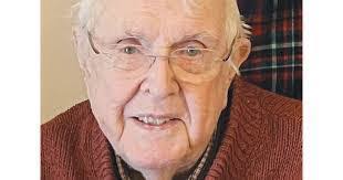 Walter Gilstrap's Instagram, Twitter & Facebook