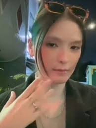 Christine Gulasatree Se Assumiu Gl