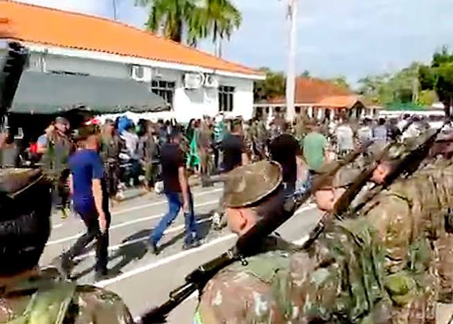 Batalh&atilde;o do Ex&eacute;rcito forma 112 militares que atuaram na prote&ccedil;&atilde;o da fronteira com a Bol&iacute;via - PORTAL MATO GROSSO