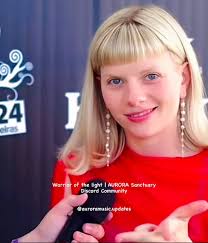 🍎Apple Tree — Aurora Aksnes Soloist: Dahlia Pravda, soprano AURORA's  “Apple Tree” is more than just a song—it speaks to the hidden potential  within each of us. If we truly commit, we