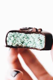 No Bake Mint Chip Cookies Vegan Paleo Sugar Free Option Recipe Mint Chip Cookies Vegan Mints Chip Cookies