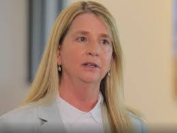 Ella Abramov's Instagram, Twitter & Facebook