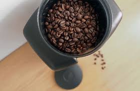 Filterkaffee Geratschaften Teil 2 Die Kaffeemuhle Wilfa Svart Aroma Im Detail Unhyped Kaffeemuhle Kaffee Zubereiten Filterkaffee