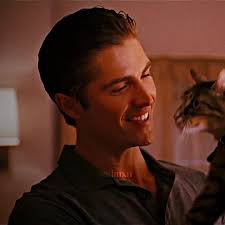 Eric Winter in The Ugly Truth: Colin Character Spotlight