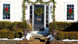 9 Natural Outdoor Christmas Decoration Ideas