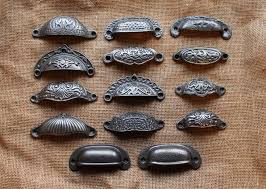 victorian kitchen, drawer pulls