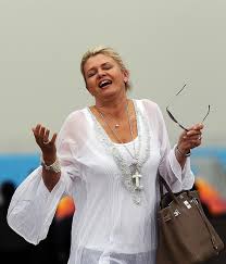Последние твиты от corinna schumacher (@corinna_betsch). Corinna Schumacher The Pit Walk F1 Fashion