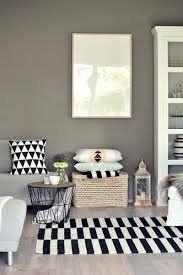 Grau und grau gesellt sich gern. Grau Als Wandfarbe Dezent Und Edel