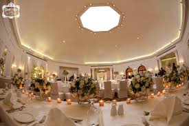 The Galle Face Hotel Colombo Sri Lanka Provides The Perfect Setting For An Enchanting Vintage Themed Wedding In Tr Vintage Wedding Theme Hotel Wedding Themes