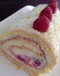Buche De Noel Chocolat Blanc Framboise Une Vraie Tuerie Recettes De Cuisine De A A Z