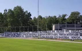 Vi bidrar med att färga läktaren grön och vit på hammarbys bandy och handboll. Suhghprkvbkham