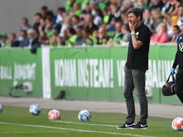 Van bommels auszeichnung war nach einer ehrung für trainer van gaal bereits der zweite sprachenpreis für angestellte des fc bayern münchen. Rqgwk8cgt7guum