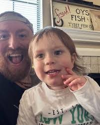 Alex Pelham's Instagram, Twitter & Facebook