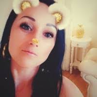 Sheena Pearson's Instagram, Twitter & Facebook