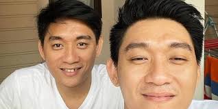 8 Potret Ifan Seventeen & Kembarannya yang Lahir 5 Menit Lebih Awal