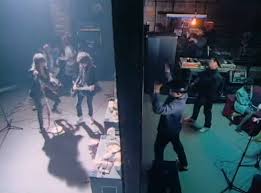 Esta canción está incluida dentro del disco toys. Aerosmith Run D M C Walk This Way The Metal Channel