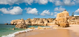 Easyjet keeps airfares low by offering few complimentary services, and passengers must purchase both food and beverages while onboard. Easyjet Streckennetz Flug Buchen Easyjet