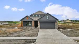 Mark And Carolyn Cavins