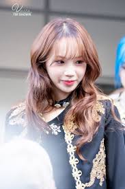 If you're looking for a new short hairstyle or would like to cut your long hair, have a look at these classy short hairstyles that will offer you inspiration in finding your perfect short hairdo. ë° On Twitter So Apparently Chaewon Cut Her Short Since Vampire Promotions And Been Using Extensions All This Time How Come No One Noticed This Until Now Https T Co Ffkuhlburz