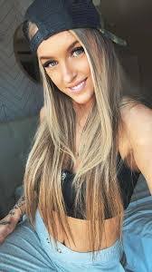 Kris Piper's Instagram, Twitter & Facebook