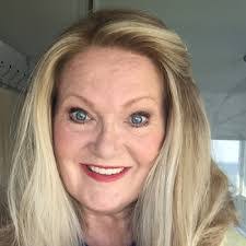 Lori Echols's Instagram, Twitter & Facebook