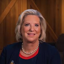 Pam Hendrickson's Instagram, Twitter & Facebook