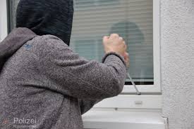 Neckarau, mannheim · 84 m² · wohnung · gartennutzung · balkon. Mannheim Neckarau Unbekannte Einbrecher Steigen Uber Den Balkon In Wohnung Ein Polizei Sucht Zeugen Metropolregion Rhein Neckar News Events