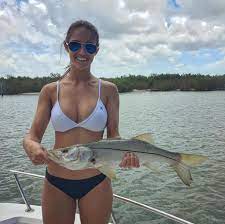 Pin On Girls That Fish
