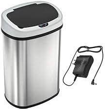 The more people who reside in your home, the bigger your waste cans should be. 10 Best Kitchen Trash Cans 2021 Reviews Oh So Spotless