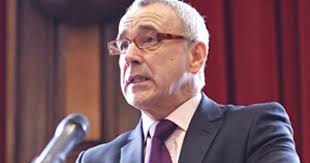 Pharmacy needs paying to promote self-care