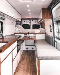 Camping cars intégrés et profilés ou fourgons aménagés : Vanlife Thatsvangasmic On Instagram Swipe To See The Before We Had A Dream We Chased It Amenagement Camionette Van Amenage Amenagement Camping Car
